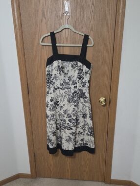 R&K Cream and Black Floral Petite Dress
